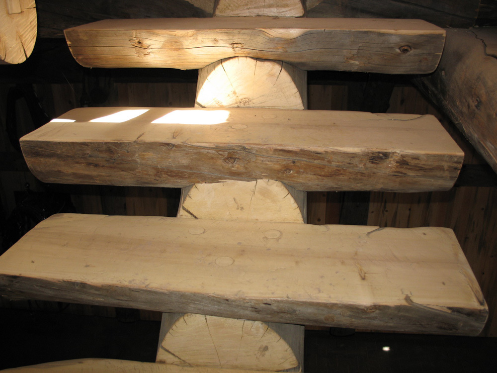 04 log  stair detail